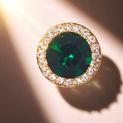 Evergem – Green Round Gem Brooch for Dogs | Classic Everyday Sparkle