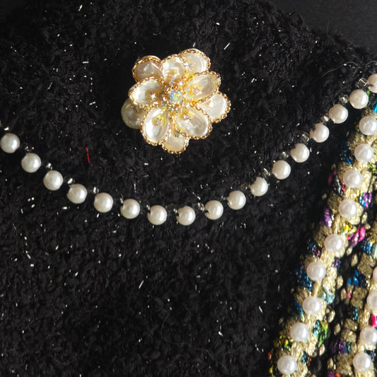 Fleur d’Aurore – Pearl Flower Brooch for Dogs | Elegant Handmade Bloom