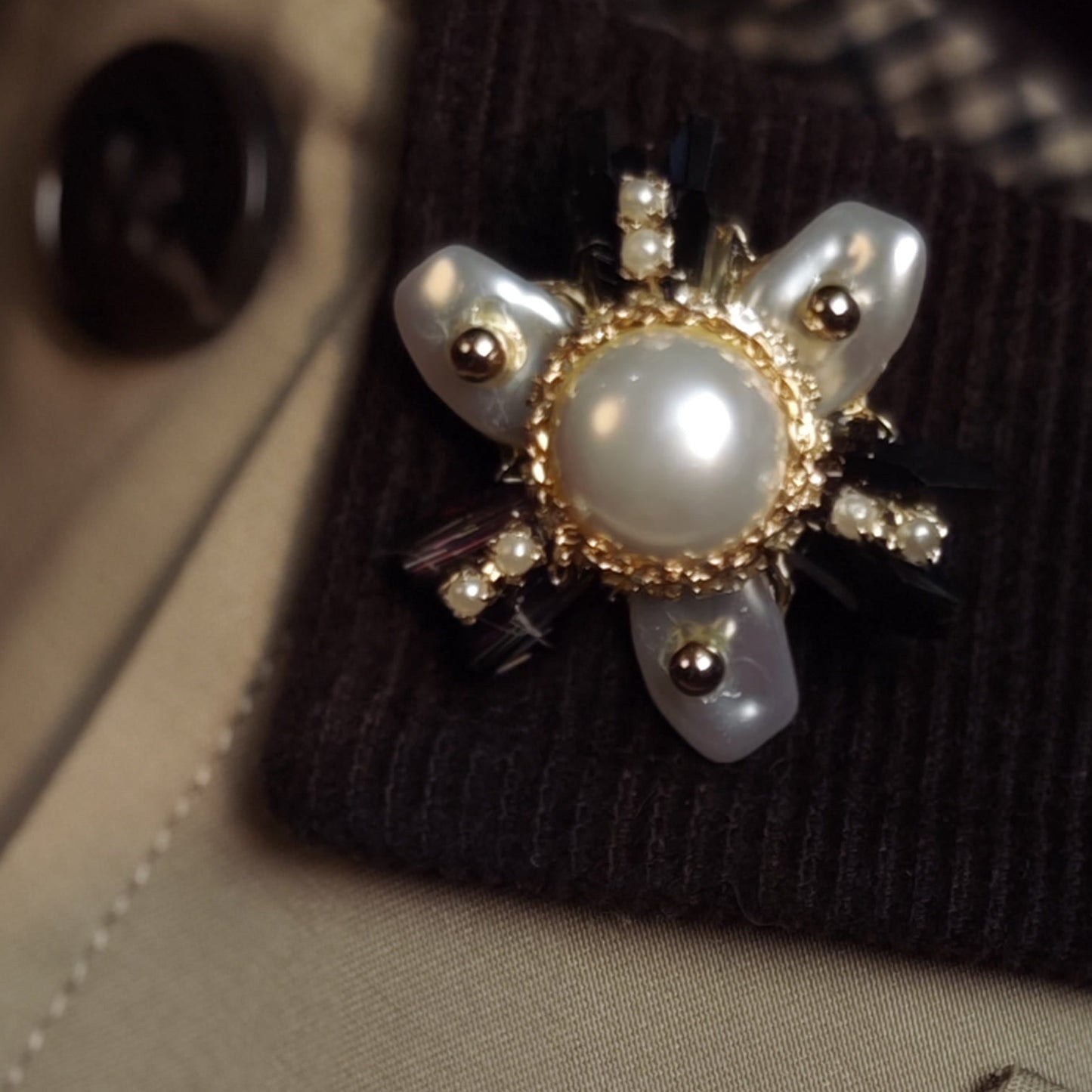 Harrington Pearl Brooch – Handmade Classic Brooch for Dogs
