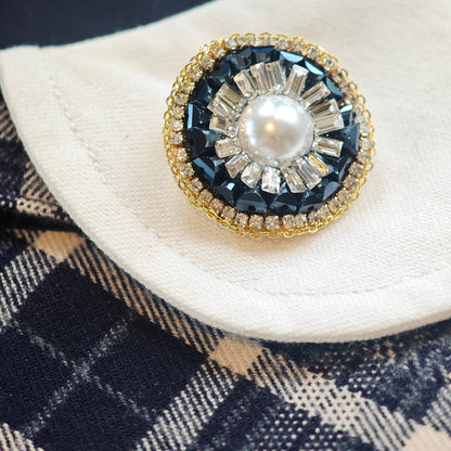 Nocturne Radiance – Pearl & Crystal Brooch for Dogs | Elegant Vintage Accent