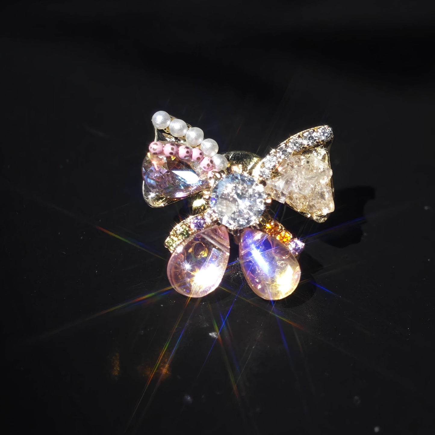 Blushing Bow – Glass & Pearl Brooch