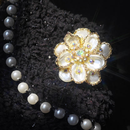 Fleur d’Aurore – Pearl Flower Brooch