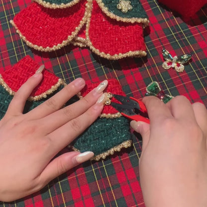 Emerald Noel – Green & Red Crystal Bow Brooch for Dogs | Festive Holiday Accent